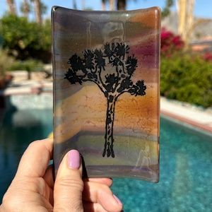 Fused glass plate with Joshua Tree - 4x6 inches - handmade